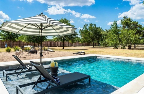 Manor House | Luxury Oasis: Pool, Hot Tub, Games + Guesthouse