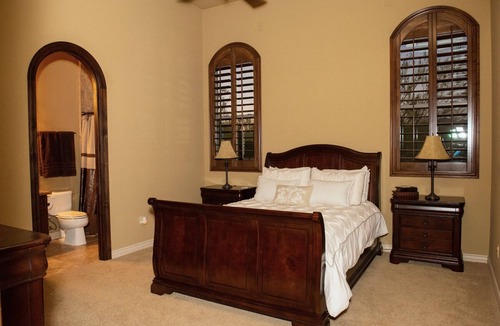 Mirabel Village House | Luxury Oasis: Spacious Getaway