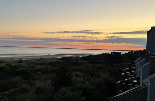 Brewster Villa | Luxury Ocean Edge Resort Beachfront Villa