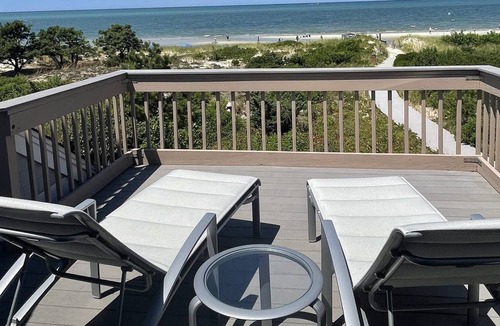 Brewster Villa | Luxury Ocean Edge Resort Beachfront Villa