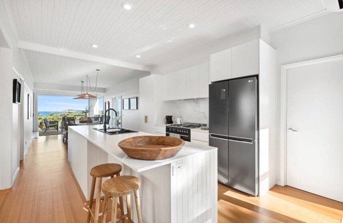 Ocean Grove House | Luxury ocean front holidays, footsteps to beach