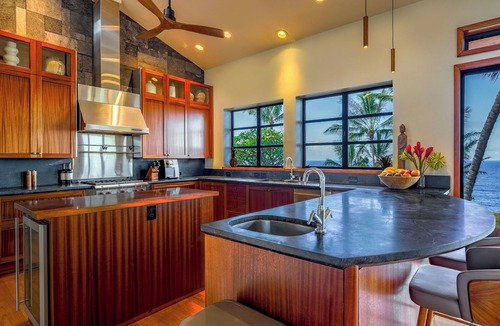 Ninole House | Luxury Oceanfront Balinese Oasis