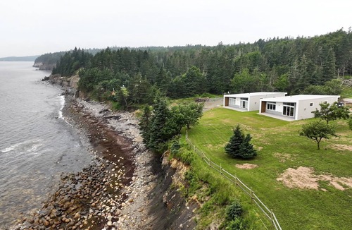 Feltzen South Cottage | Luxury Oceanfront Cottage 2