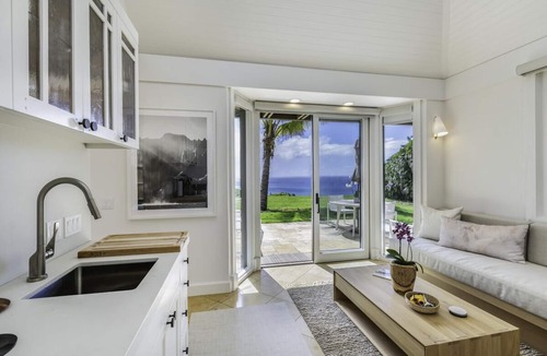 Kilauea House | Luxury Oceanfront Cottage, Panoramic Views & Spa