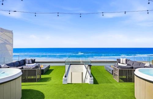 Mission Beach House | Luxury oceanfront fourplex with roof deck sleeps 22