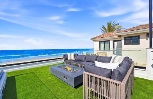 Mission Beach House | Luxury oceanfront fourplex with roof deck sleeps 22