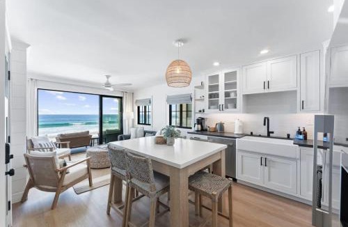 Mission Beach House | Luxury oceanfront fourplex with roof deck sleeps 22