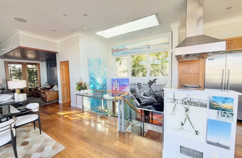 The Strand House | Luxury OceanView Downtown Oasis, Steps to Beach, Shops & Fine Dining