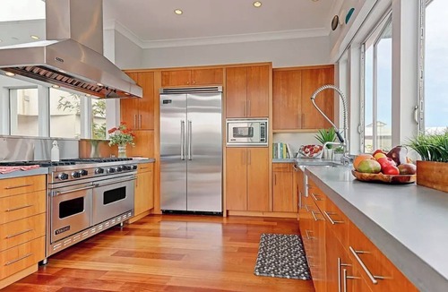 The Strand House | Luxury OceanView Downtown Oasis, Steps to Beach, Shops & Fine Dining