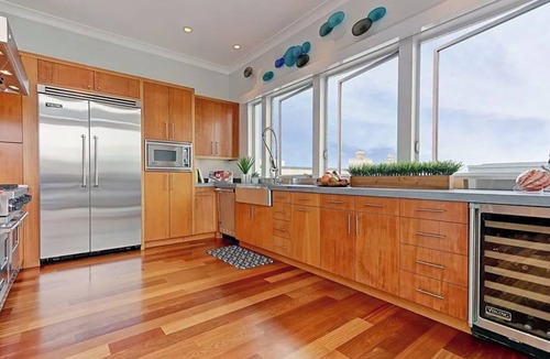 The Strand House | Luxury OceanView Downtown Oasis, Steps to Beach, Shops & Fine Dining