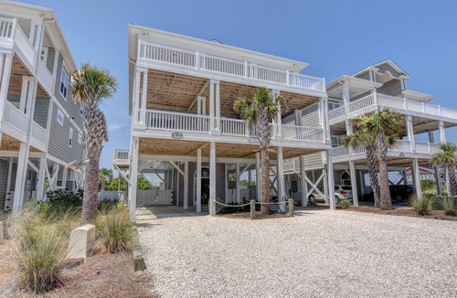 Ocean Isle Beach House | Luxury Oceanview 5Br/5.5 Bath, 2 Masters, Elevator, Huge Pool