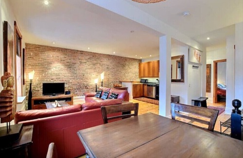 Ville-Marie Apartment | Luxury Old Montreal Heritage Home