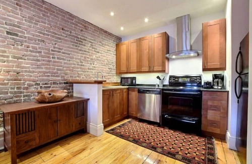 Ville-Marie Apartment | Luxury Old Montreal Heritage Home