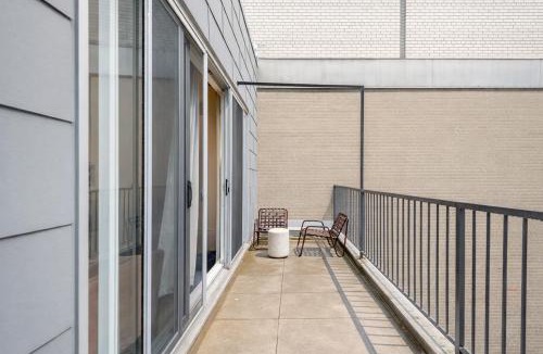 International District Apartment | Luxury Old Montreal Suite with Soaring Ceilings