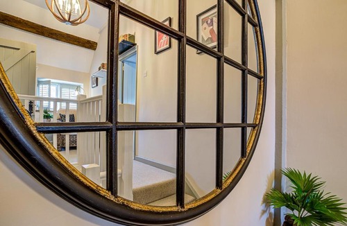 Quenington House | Luxury Old Sorting Office in Cotswold town centre