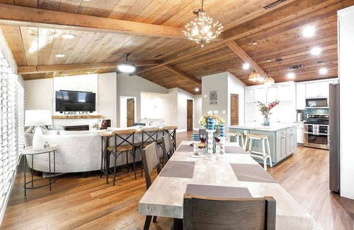 Horseshoe Bay House | Luxury on Lake LBJ With Hot Tub Firepit & Boat Slip