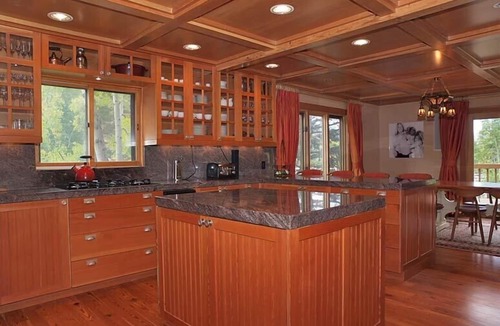 Salt Lake Mountain Resorts Ski Chalet | Luxury On Mountain Ski Accommodation located between Alta and Snowbird