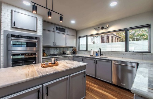 Del Mar House | Luxury on Ocean Drive - Sleeps 28