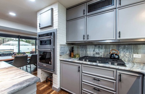 Del Mar House | Luxury on Ocean Drive - Sleeps 28