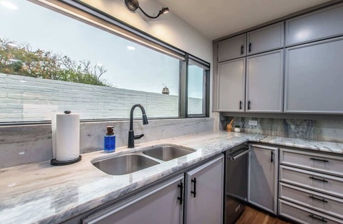 Del Mar House | Luxury on Ocean Drive - Sleeps 28