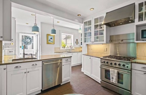 Haverford House | Luxury on the Main Line! Perfect for spring and college visits!