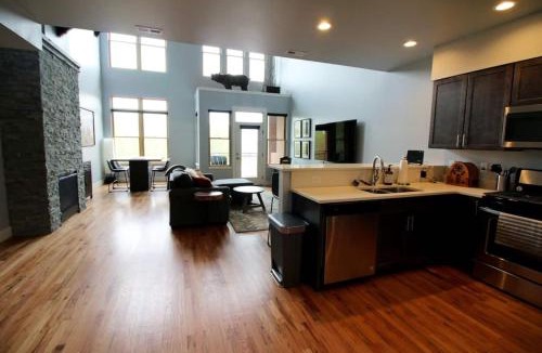 Salida House | Luxury On the River, Downtown River Balcony STR513