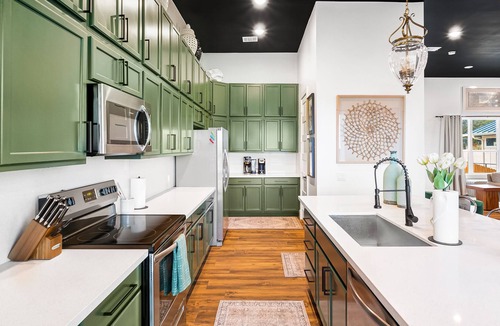 Pedernales Bend House | Luxury On The Water: Pool, Hot Tub, Games, Sleeps 20, Two Homes