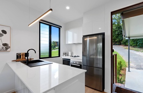 Booroobin Apartment | Luxury One Bedroom Villa