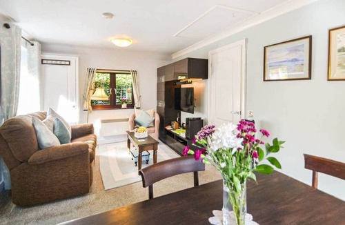 Henfield Cottage | Luxury one bedroom cottage