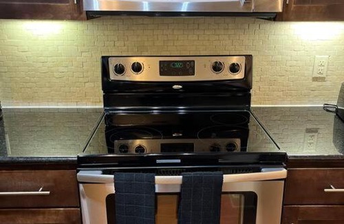 Astrodome Apartment | Luxury One Bedroom located by Med Center/NRG