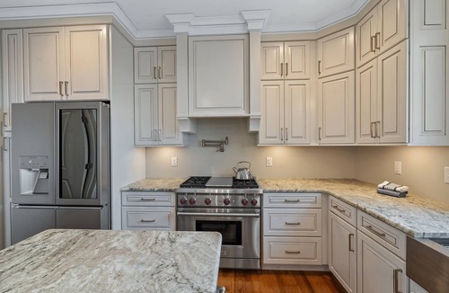 Cleveland House | Luxury Oneida Lakefront/Pet Friendly