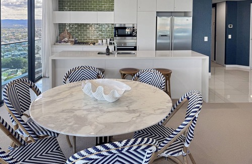 Broadbeach Apartment | Luxury Oracle Tower 2 Ocean Views 32nd floor