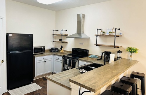 Calabay Parc House | Luxury Orista villa with pool, sleeps 10! Five Bedrooms with Four Full bathroom