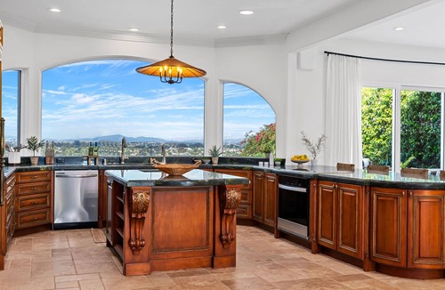 North Pacific Beach House | Luxury Pacific Beach Hilltop Rooftop Deck, Pool, 14-Person Hot Tub, 6BR/5BA