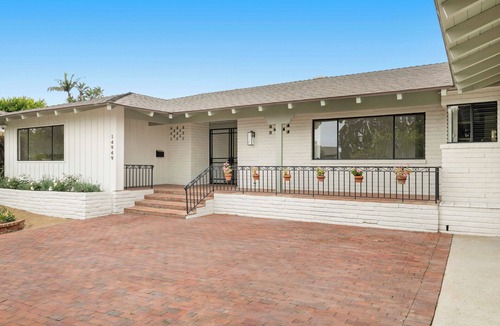 Pacific Palisades House | Luxury Pacific Palisades Home - Walk Everywhere!