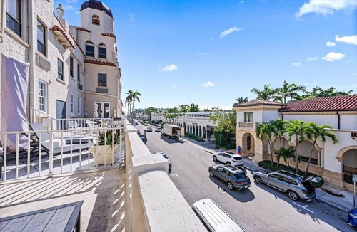 Palm Beach Condo | Luxury Palm Beach Escape with Private Terrace