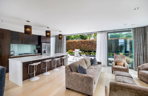 Parnell House | Luxury Parnell Pad with a Pool