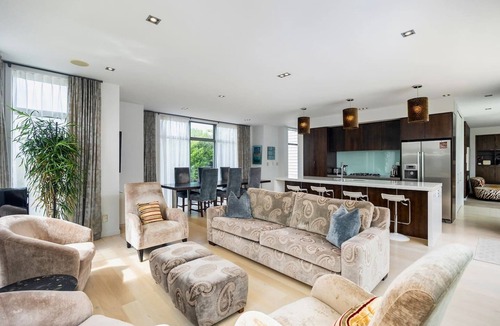 Parnell House | Luxury Parnell Pad with a Pool