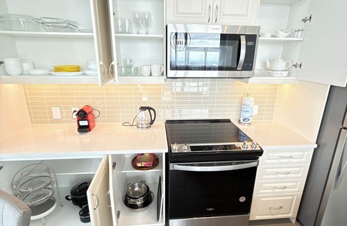 Willowdale Condo | Luxury Penthouse | 2BR | 4 Balconies | Parking Included