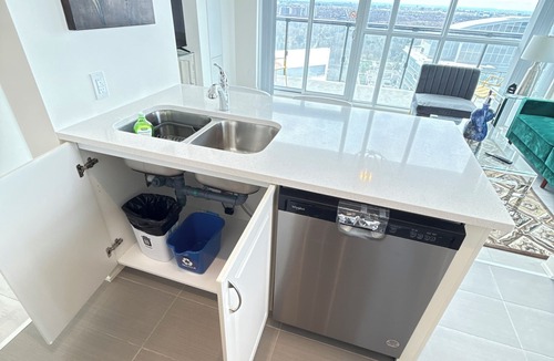 Willowdale Condo | Luxury Penthouse | 2BR | 4 Balconies | Parking Included