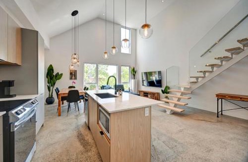Pointe-Saint-Charles Apartment | Luxury Penthouse 3Bedrooms 2Bathrooms Downtown Private Roof Terrace presented by TripMontreal