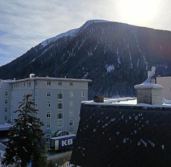Davos-Dorf Apartment | Luxury Penthouse 4 Bedroom 8 Min walk to WEF Davos