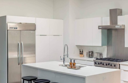 West Town Apartment | Luxury Penthouse Loft - Heart of Fulton Market