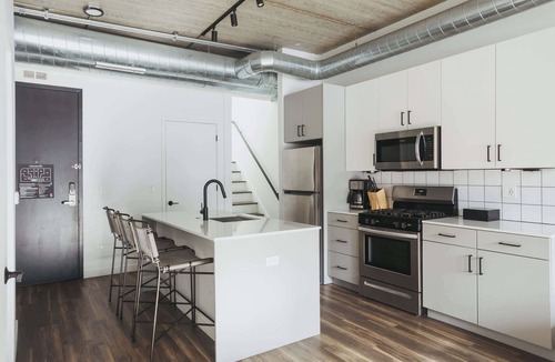 Near North Side Apartment | Luxury Penthouse Loft w/Terrace 507 | River North