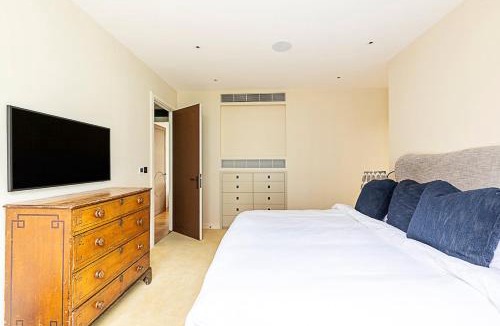 South Bank Apartment | Luxury Penthouse Overlooking the Thames