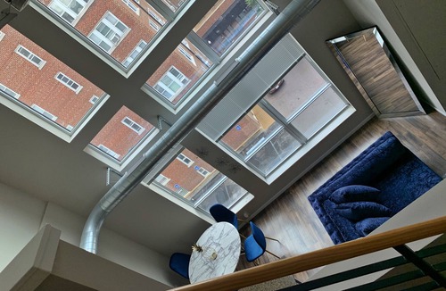 DeBaliviere Place Apartment | Luxury Penthouse Suite