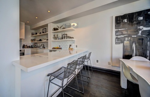 Wellington Place Apartment | Luxury PENTHOUSE w BREATHTAKING CN TOWER VIEWS
