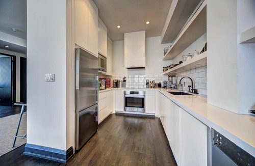 Wellington Place Apartment | Luxury PENTHOUSE w BREATHTAKING CN TOWER VIEWS