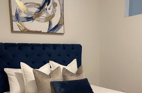 Baymeadows Condo | Luxury Pet Friendly Studio w/ Pool & Gym - Sleeps 3