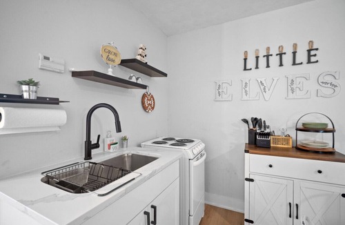 Sparta Apartment | Luxury pet-friendly remodeled cottage